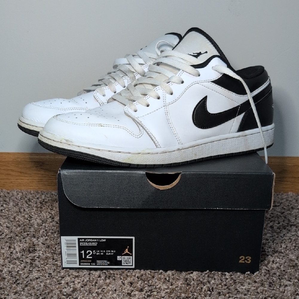 Jordan 1 Low Black & White